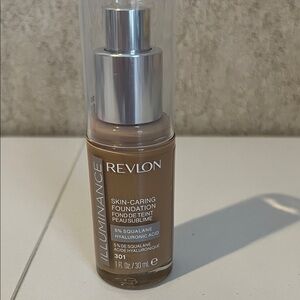 Revlon Illuminance Skin-Caring Foundation - Warm Tan (301) Bottle